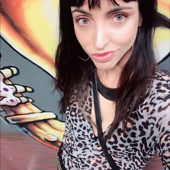 Meet your Posher, Paula - Picture 1 of 6